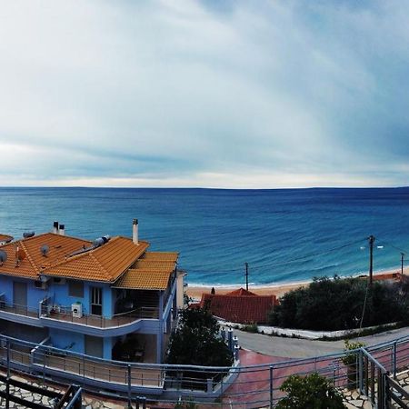 Loutsa By The Sea Apartamento Exterior foto